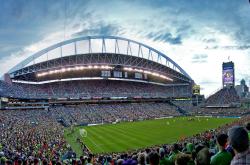 开云官方app入口-引擎轰鸣与绿茵芭蕾，当F1揭幕战之夜遇见厄德高的攻防艺术