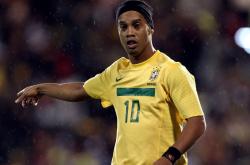 开云体育中国-绿茵魔术师击穿红色铁壁，世界杯首战展现想象力革命