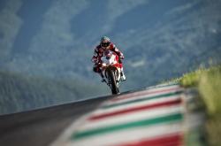 开云体育官网-冰与火之歌，中国队鏖战泰国队，黄鸭组合赛场引爆决胜时刻