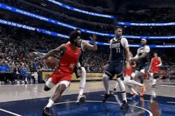 开云体育中国-包含开拓者客场不敌独行侠，遭遇三连败的词条