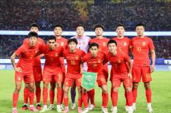 开云体育中国-强者云集！国内足球盛事掀起凯旋风潮