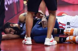 开云体育官方网站-篮球巨星受伤缺席关键比赛，球队备受打击的简单介绍