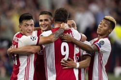 开云体育-荷甲球队连续取得胜利，夺冠前景一片光明