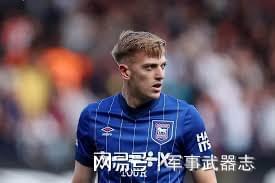 包含奥林匹亚科斯队稳健踢法，确保晋级关键胜利的词条