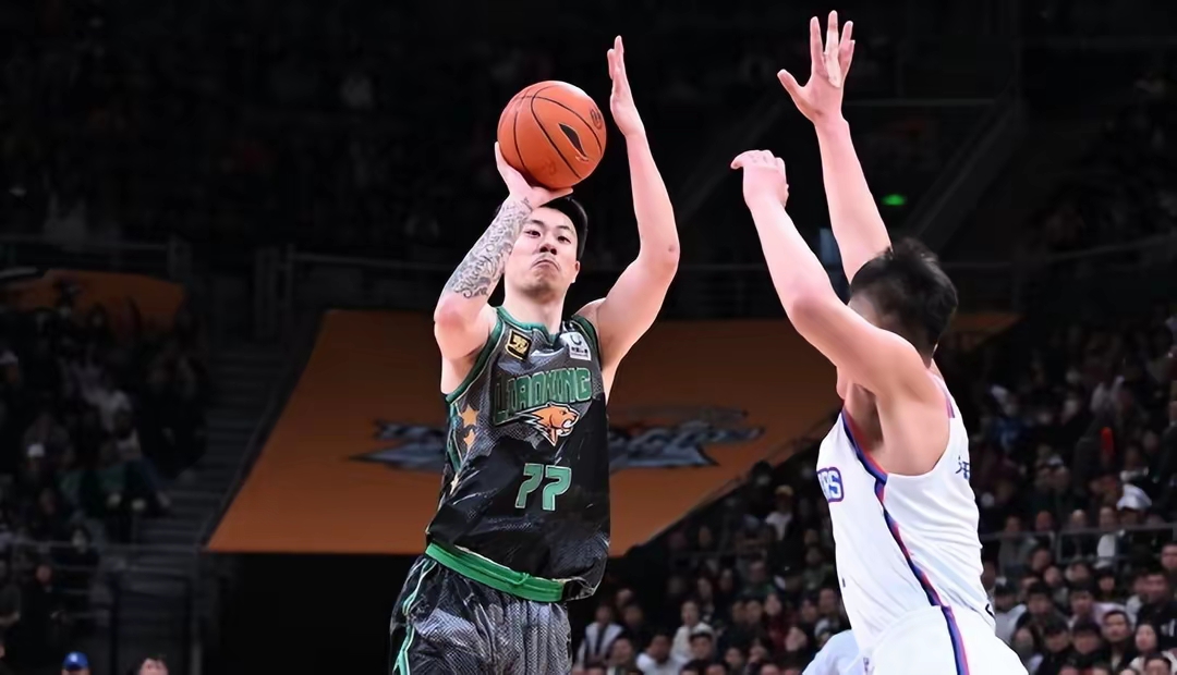 辽宁男篮擒广厦队，强势迈进