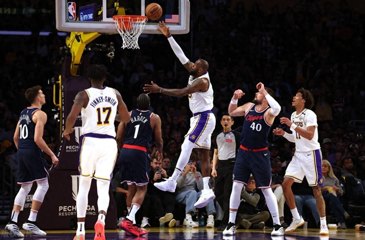 爵士击败鹈鹕，继续领跑西部