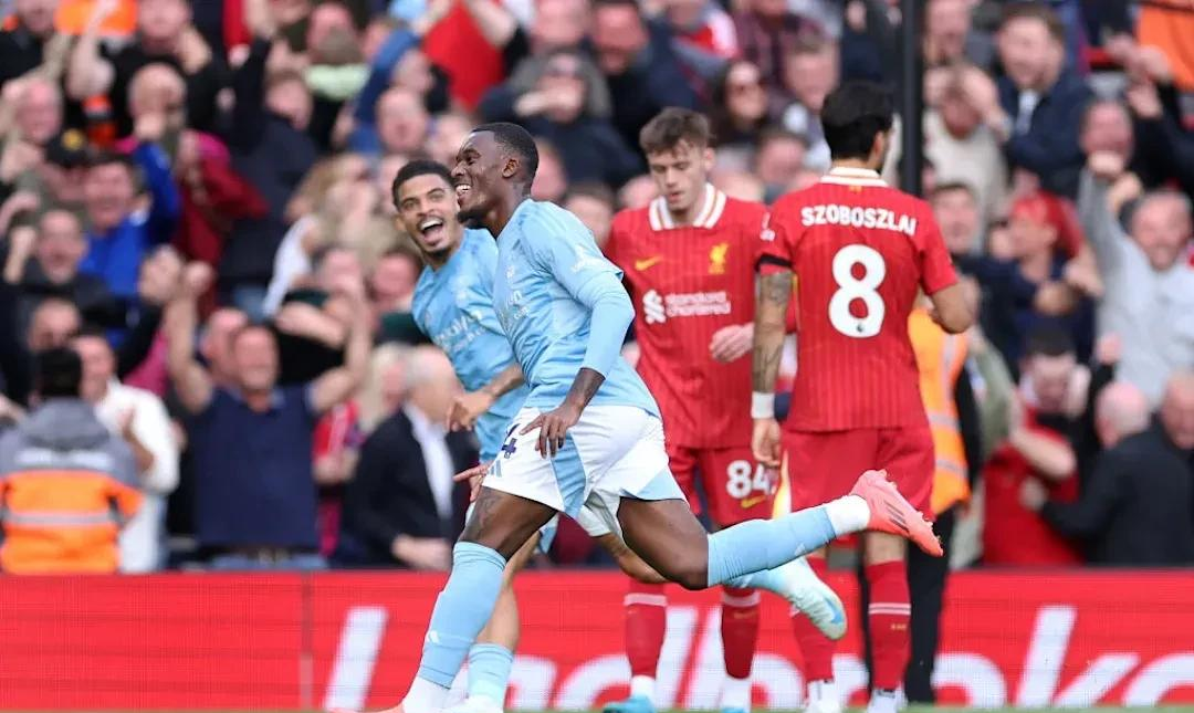 球场上的较量将演绎激情之战的简单介绍