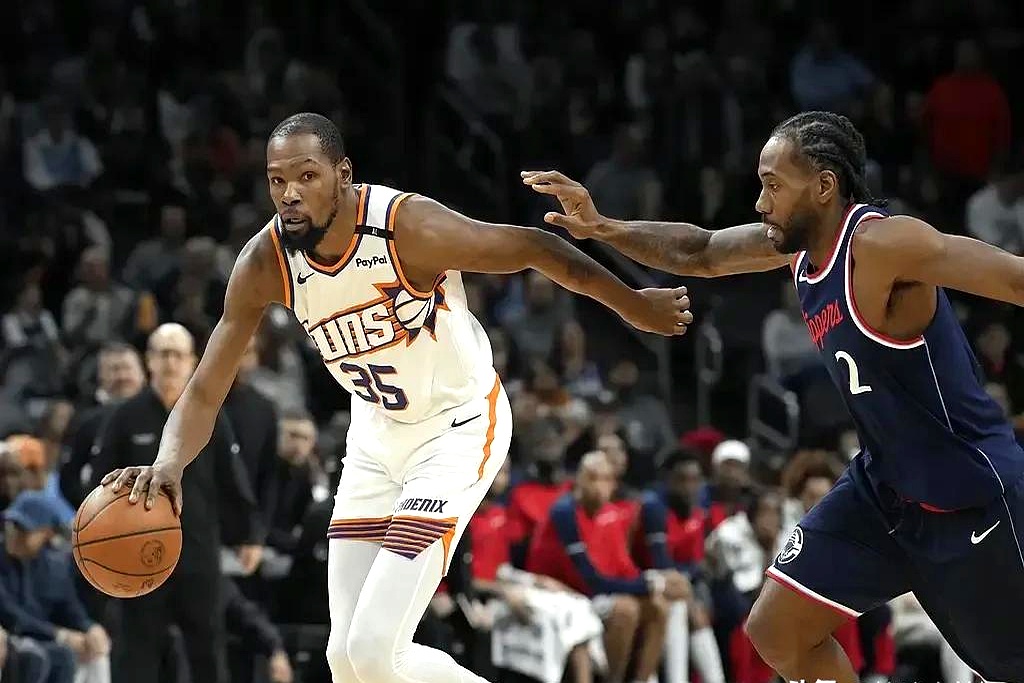 太阳在主场击败黄蜂，取得赛季第一胜的简单介绍