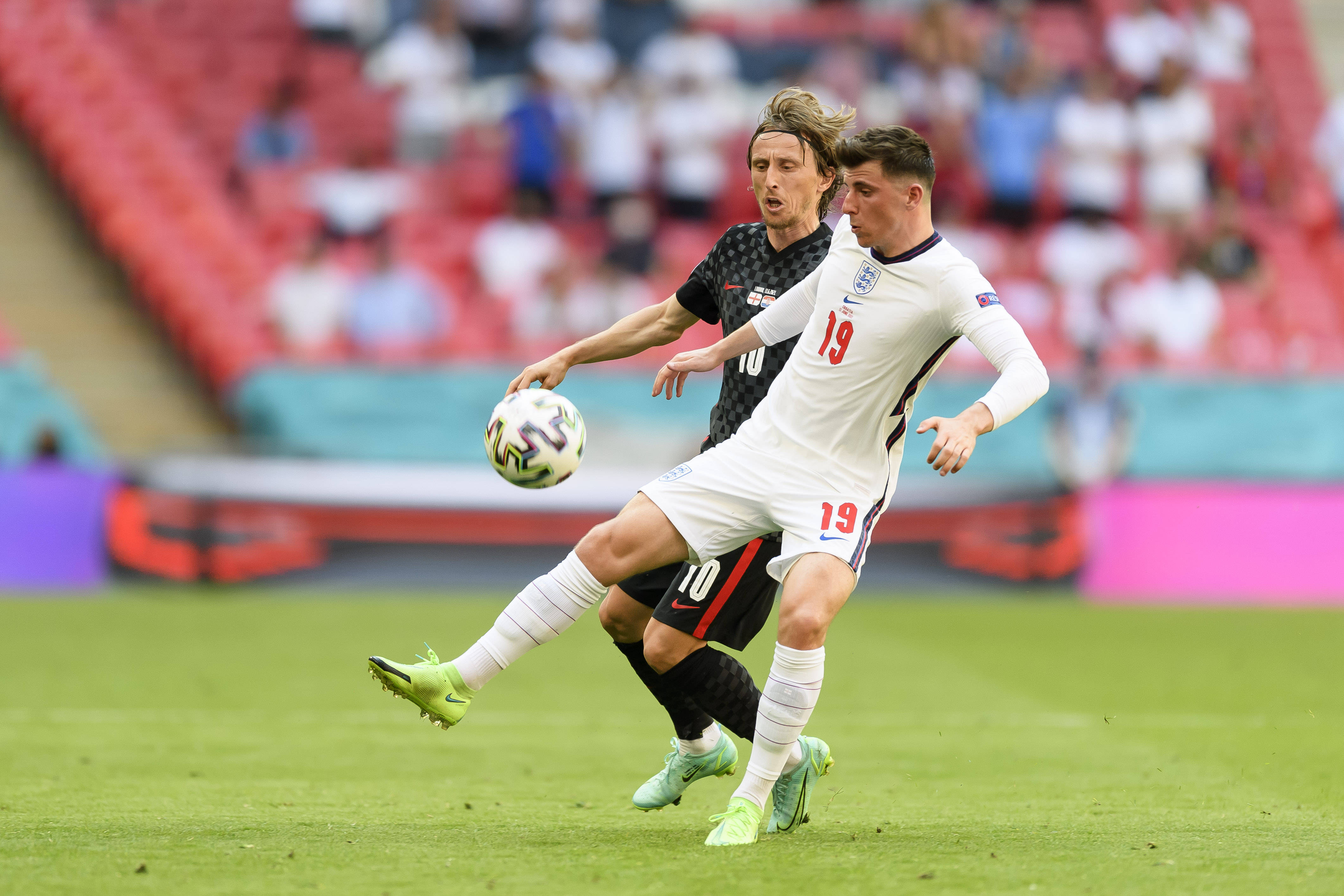 斯洛伐克队迎战欧洲杯预选赛，球迷心怀期待