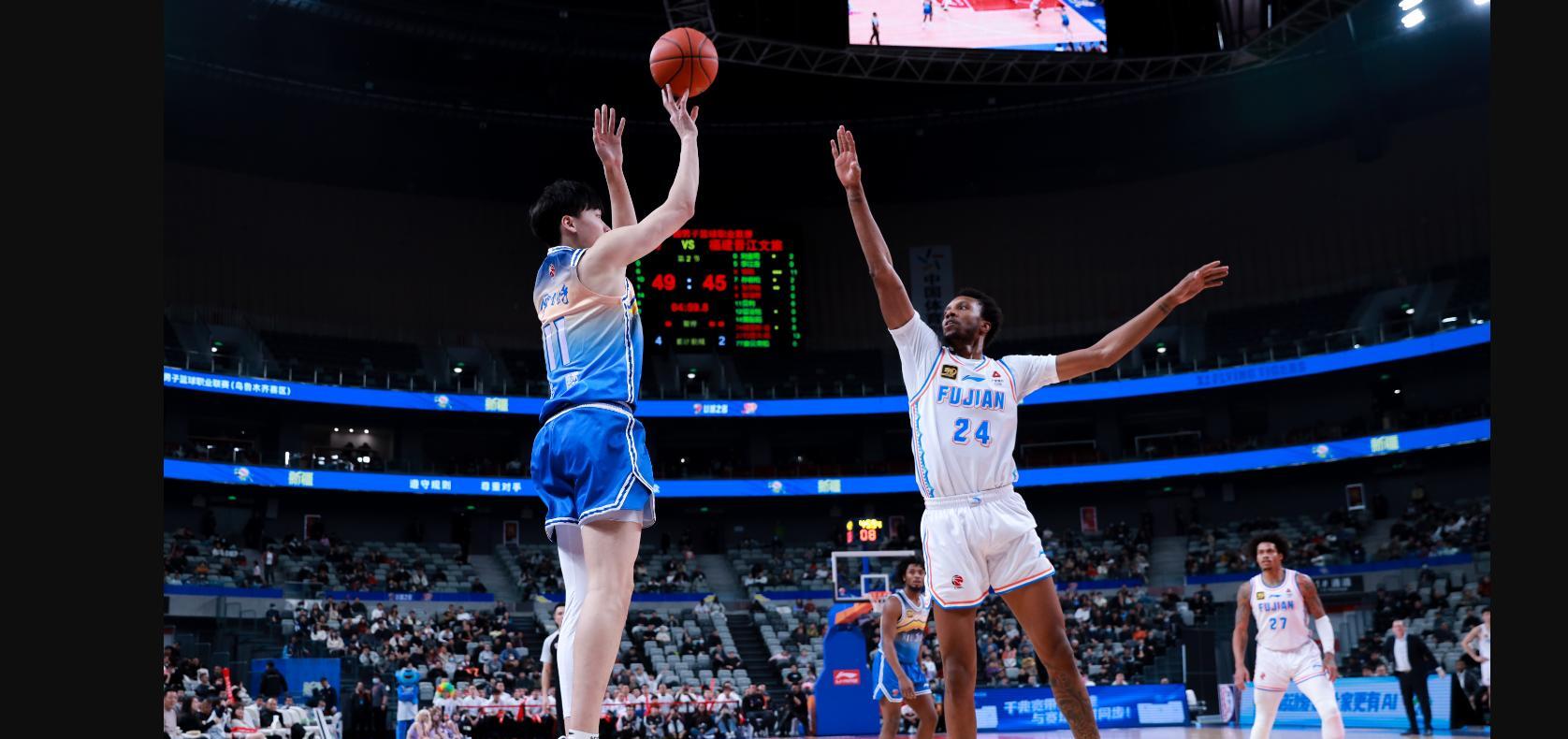 福建男篮艰难取胜，成功闯入季后赛