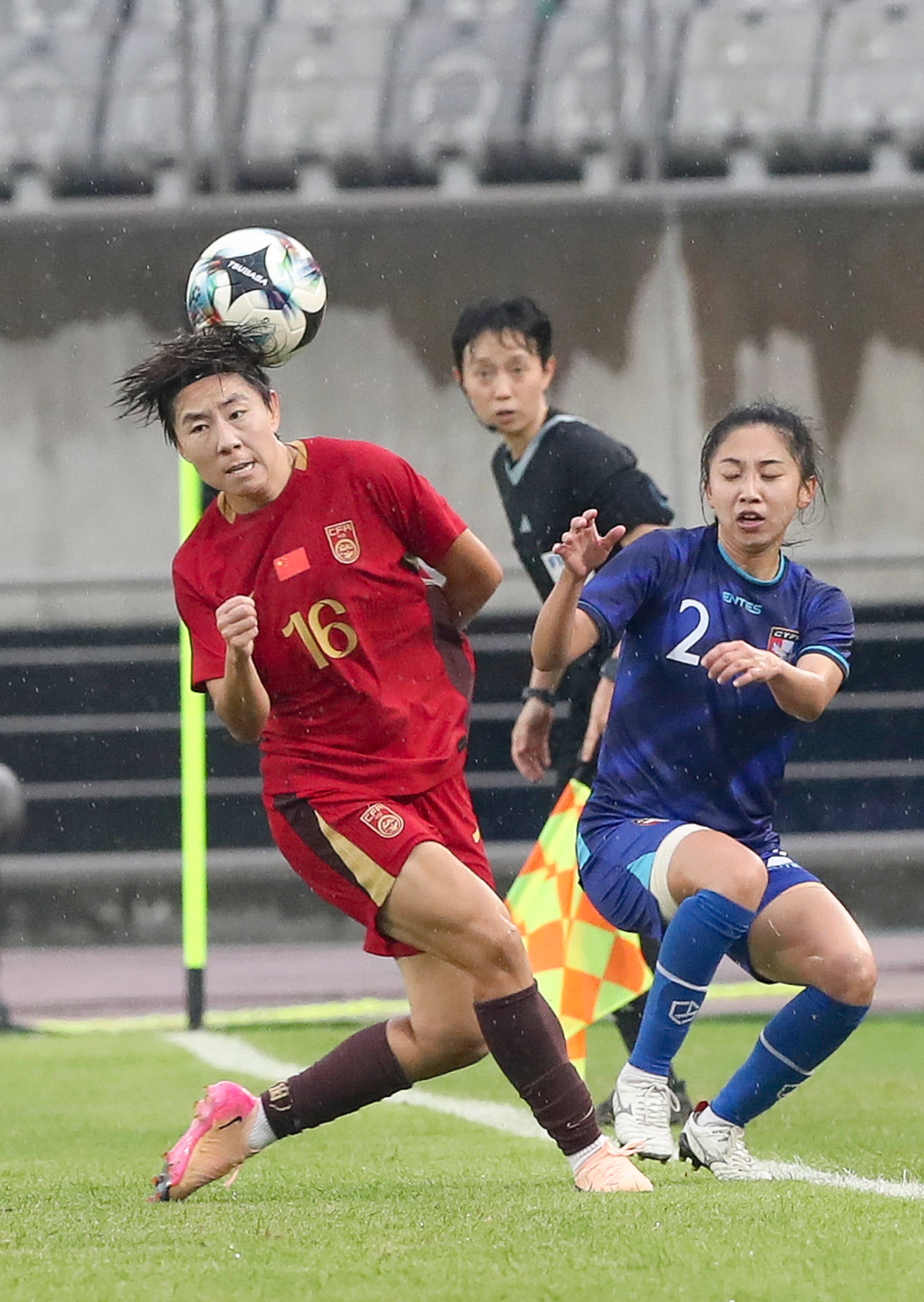 中国足球队精神抖擞，备战工作全面展开