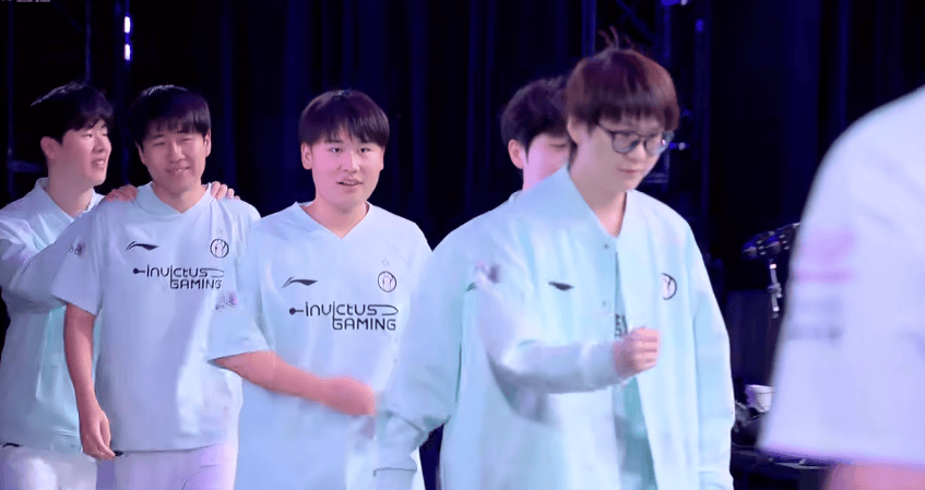 IG翻盘G2，Ming关键团战开团秒人焦点之战全球总决赛，点燃全场激情