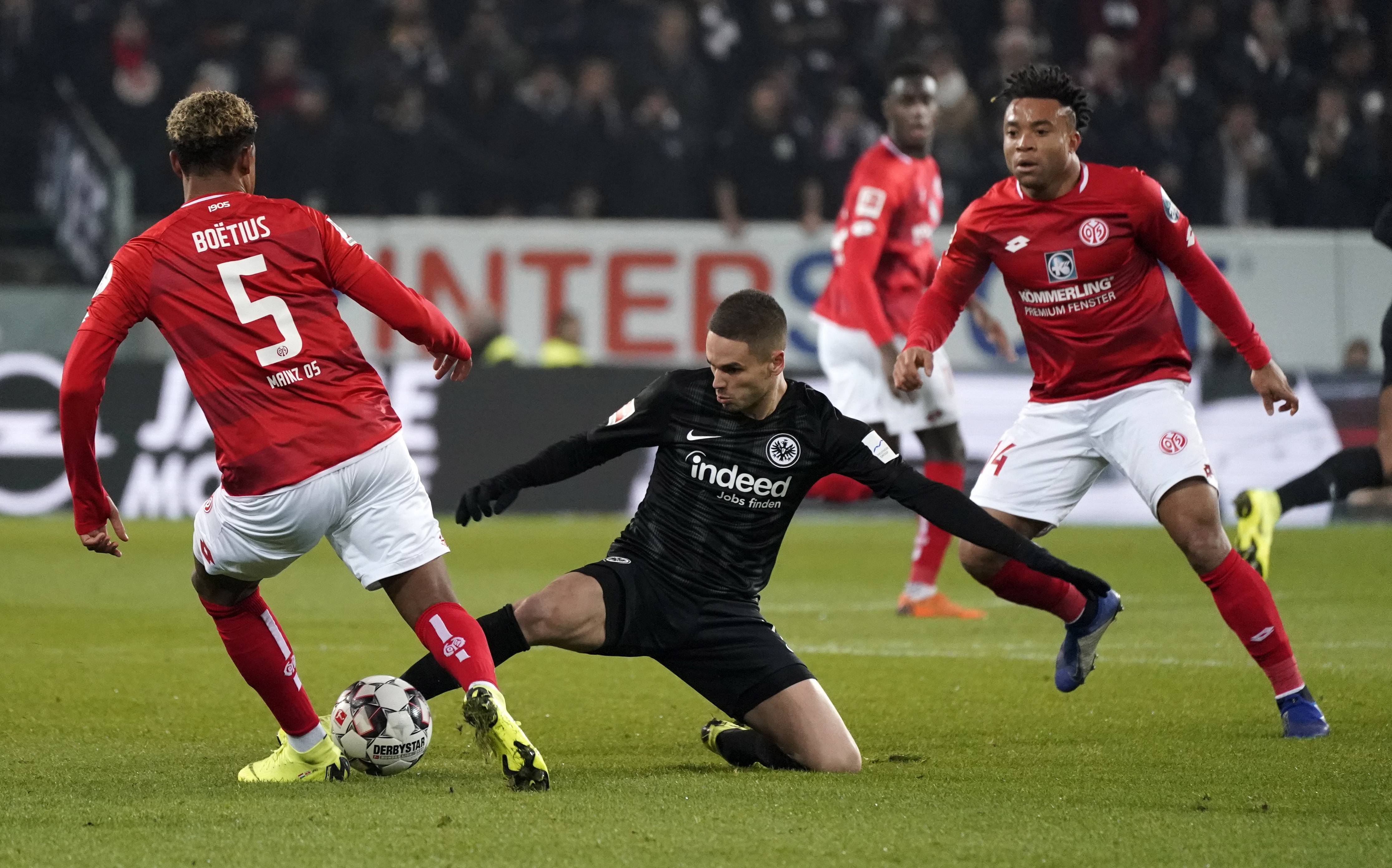 弗赖堡遭遇三连败,保级形势岌岌可危 弗赖堡遭遇三连败,保级形势岌岌可危