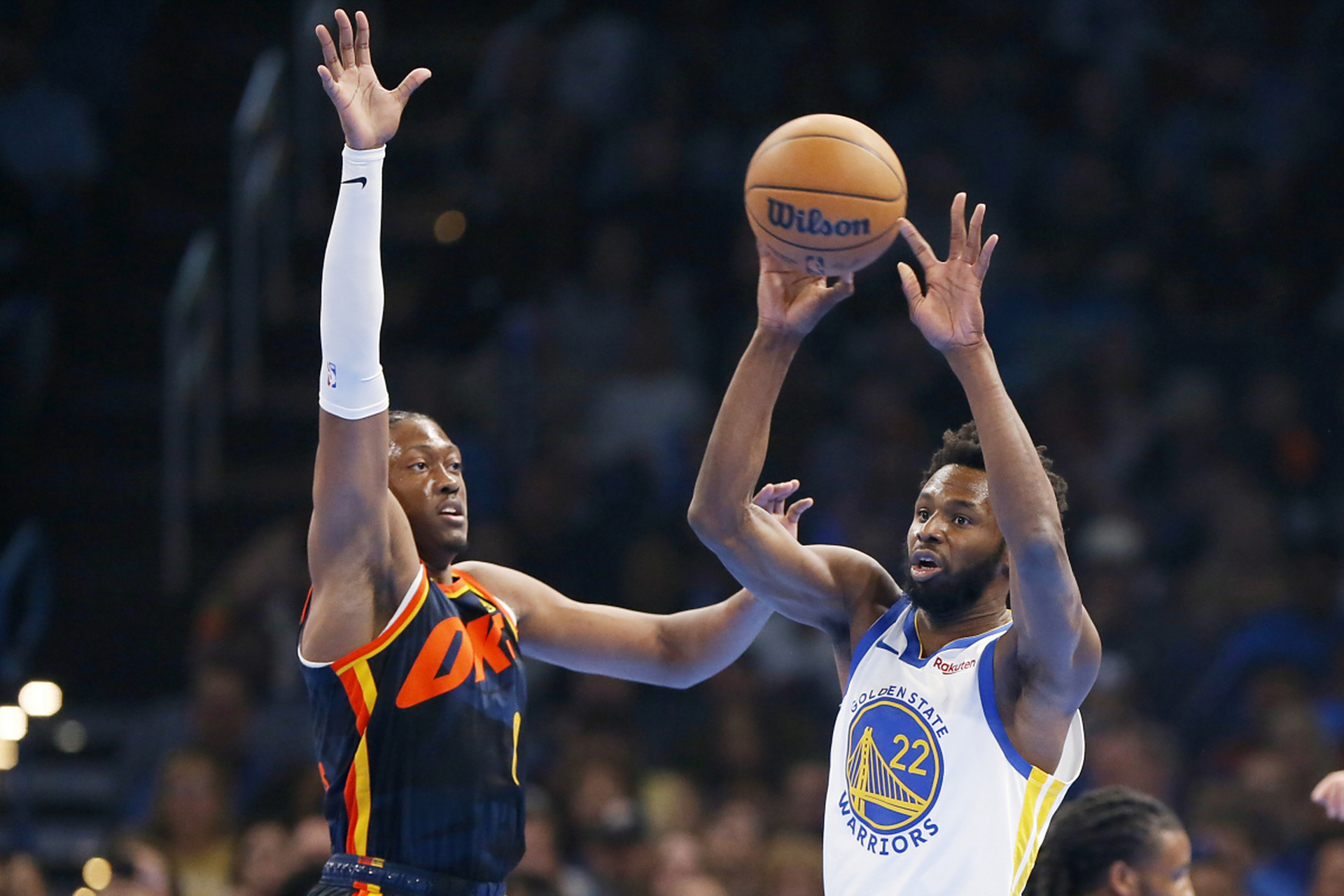 勇士主场大胜雷霆,继续豪取13连胜 勇士主场大胜雷霆,继续豪取13连胜