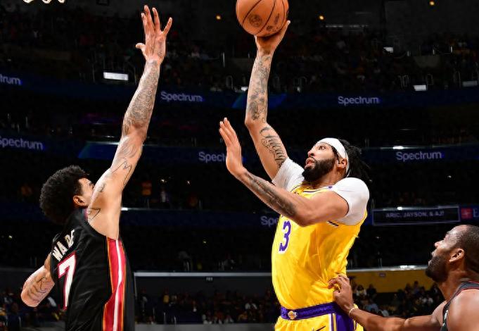 篮网惨败活塞，遭遇三连败