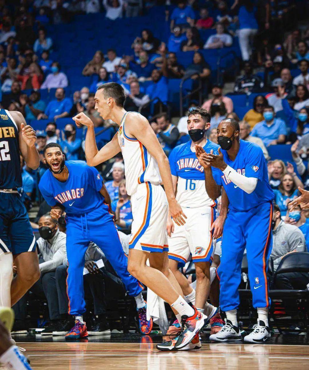 战术调整让球队逆风翻盘，取得反超胜利的简单介绍