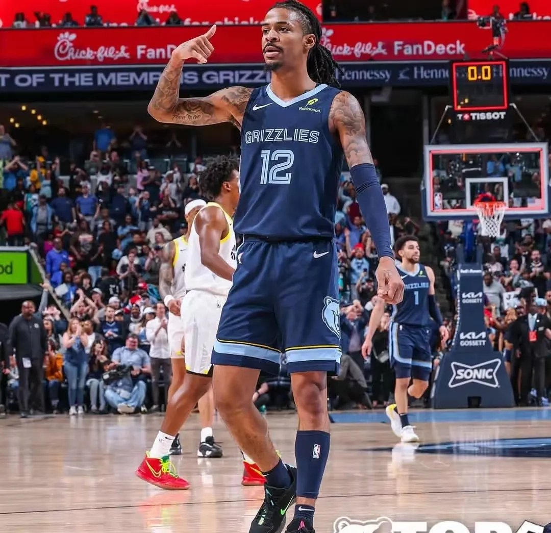 灰熊内线防守出色,击败对手领先一步 灰熊内线防守出色,击败对手领先一步