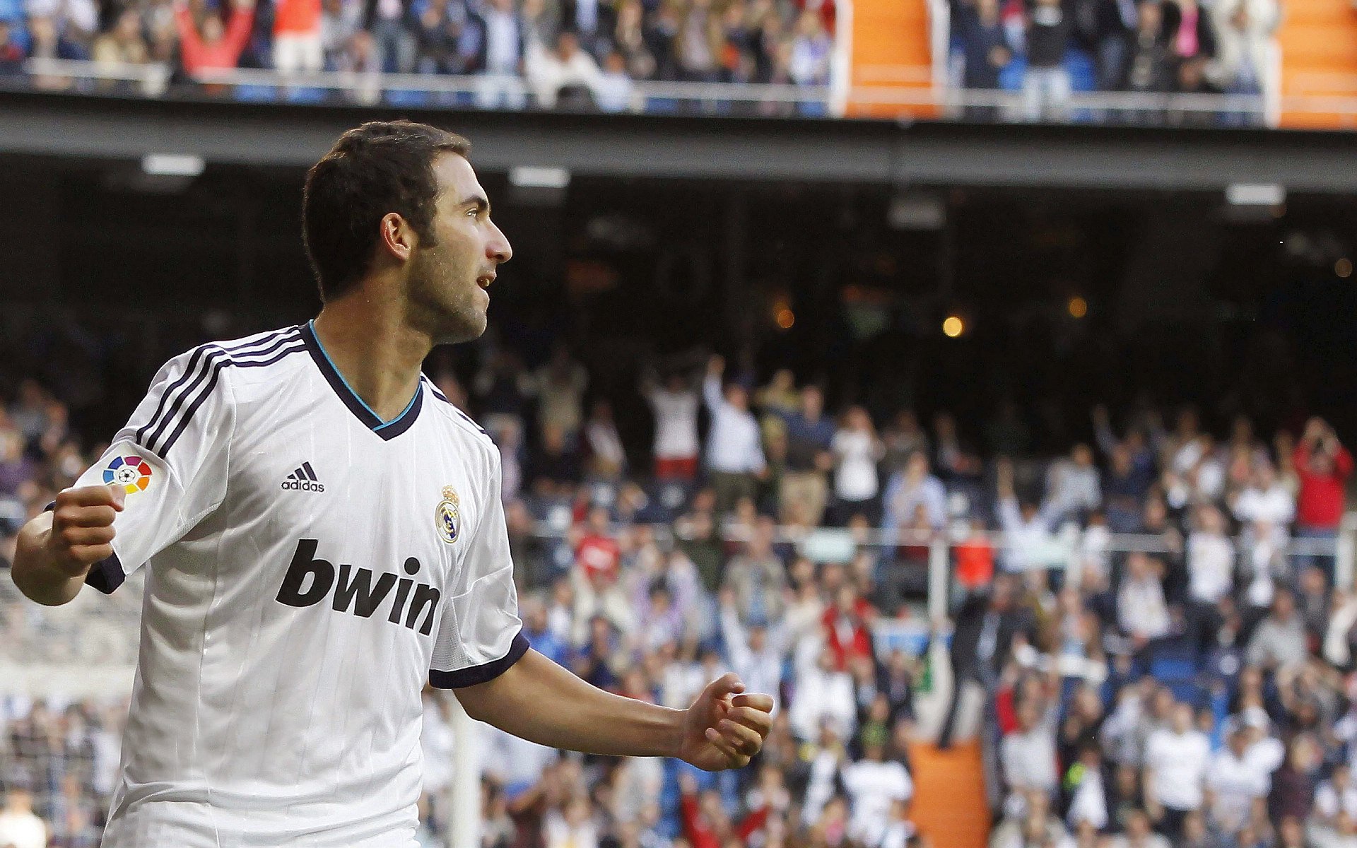 终极一停,周冠宇关键制胜助索伯车队绝杀雷诺